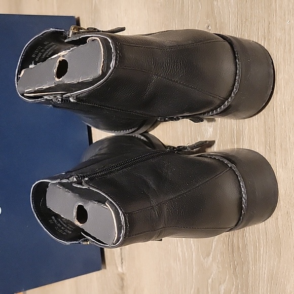 Cole Haan leather bootie - Picture 4 of 7